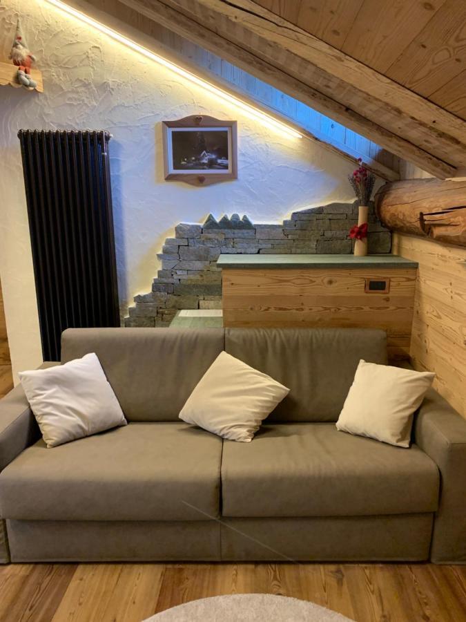 Flora Alpina Apartments-Residenza Verdebjo Gressoney-Saint-Jean Bagian luar foto
